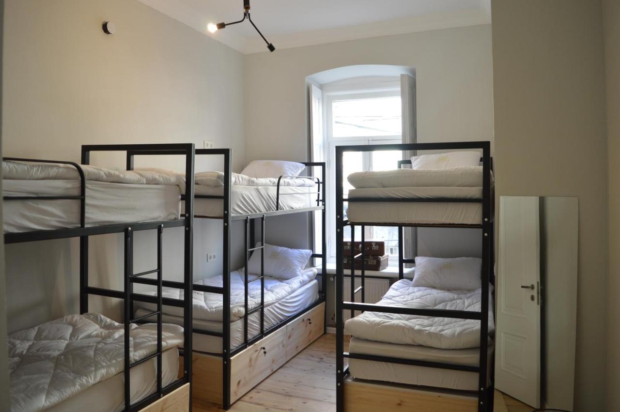 Woodmood Hostel Тбилиси Экстерьер фото