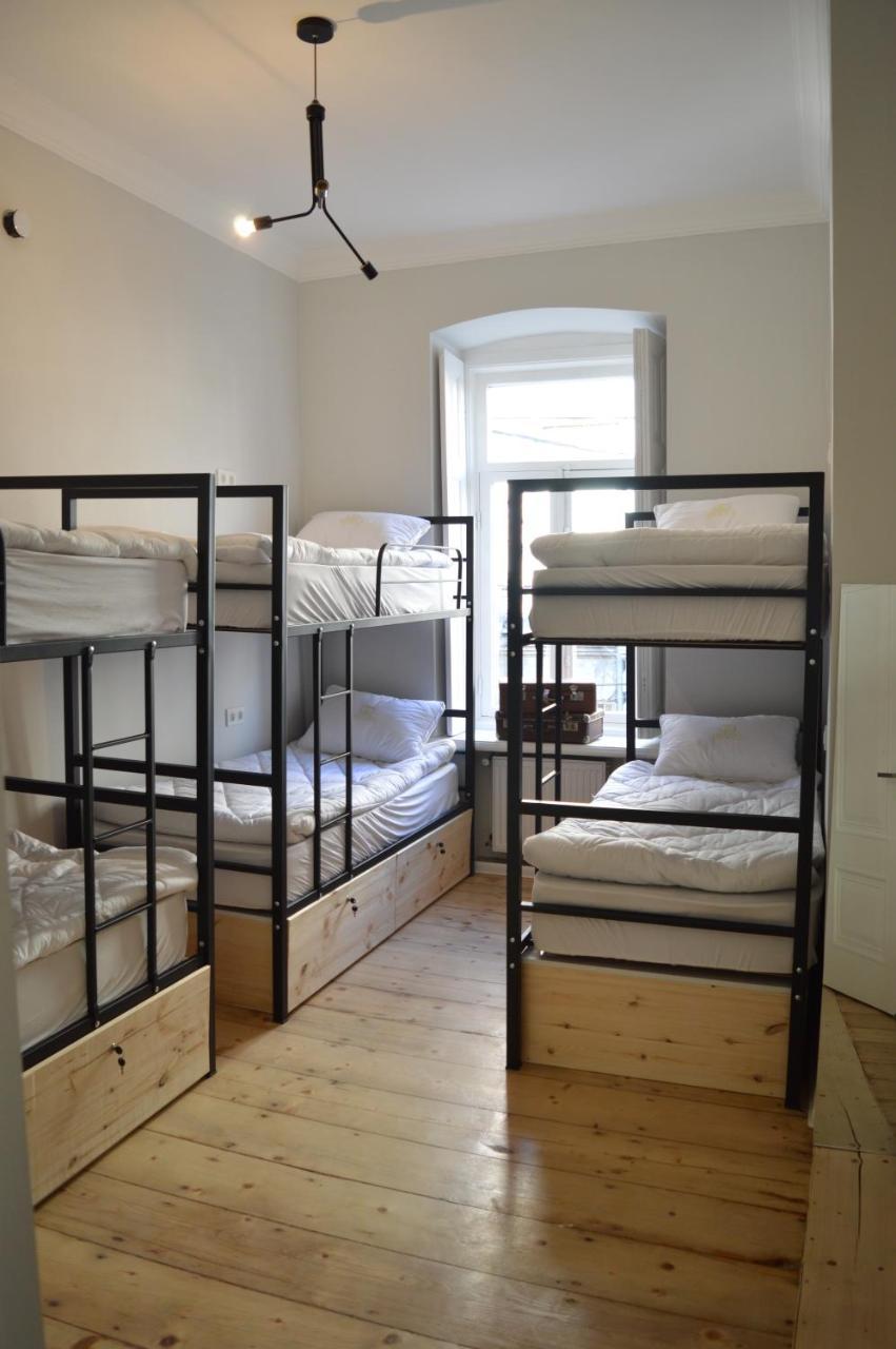 Woodmood Hostel Тбилиси Экстерьер фото