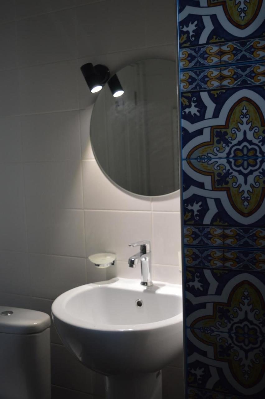 Woodmood Hostel Тбилиси Экстерьер фото
