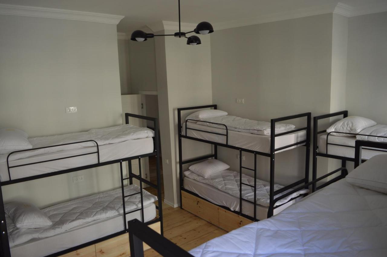 Woodmood Hostel Тбилиси Экстерьер фото