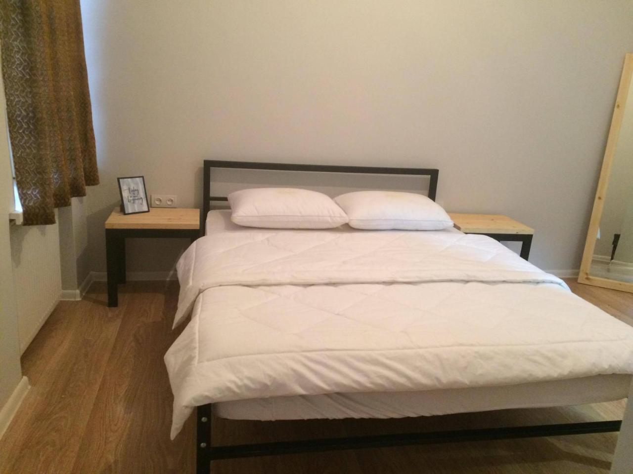 Woodmood Hostel Тбилиси Экстерьер фото