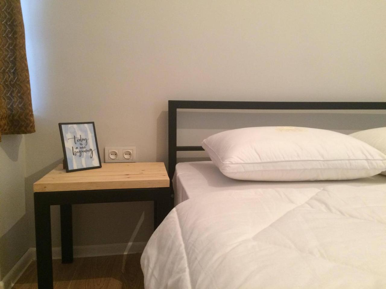 Woodmood Hostel Тбилиси Экстерьер фото