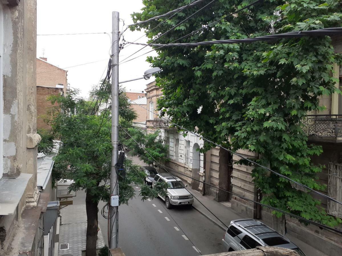 Woodmood Hostel Тбилиси Экстерьер фото
