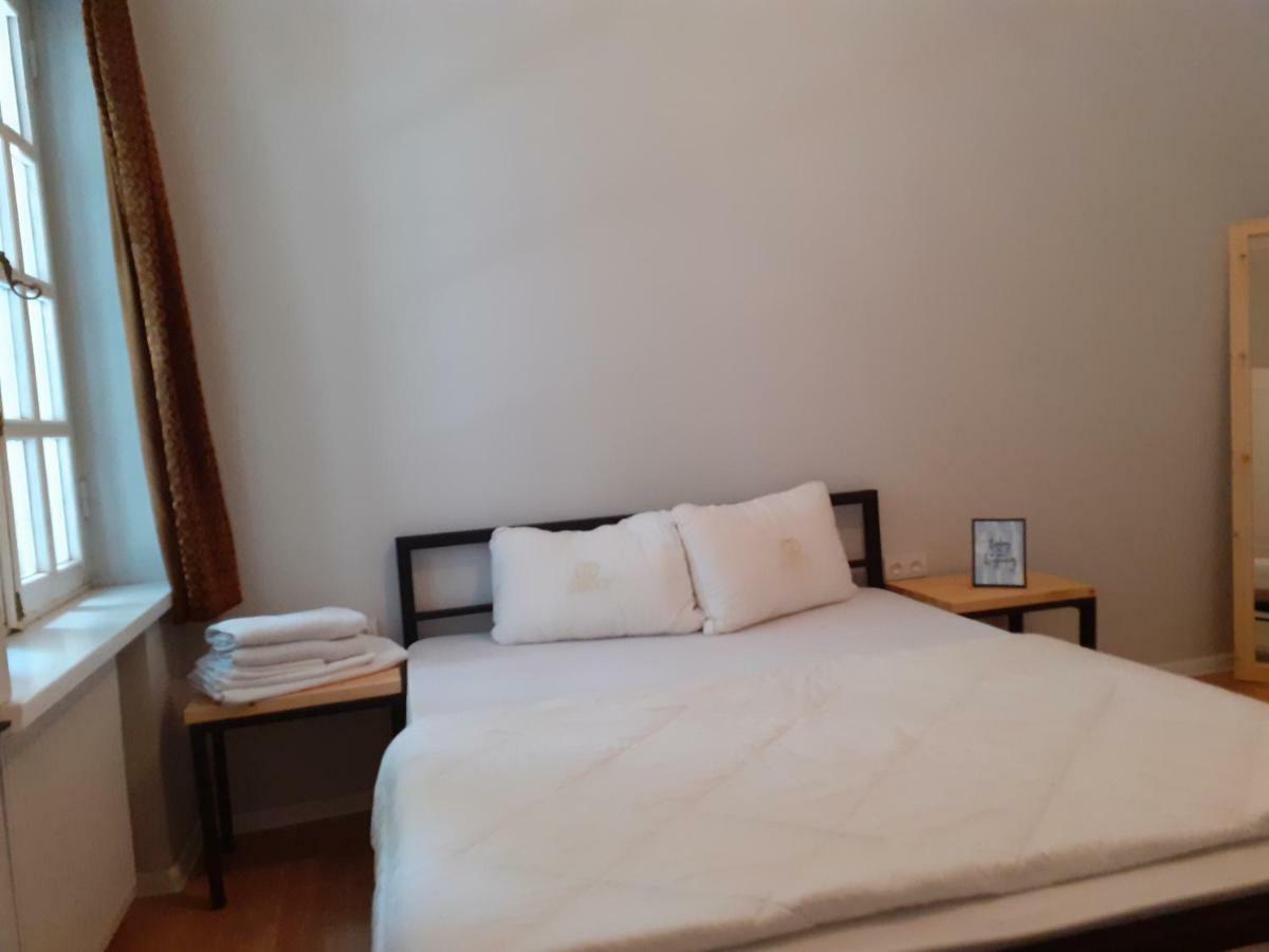 Woodmood Hostel Тбилиси Экстерьер фото